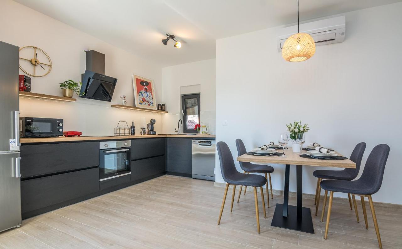 Apartments Maella Zadar Eksteriør billede