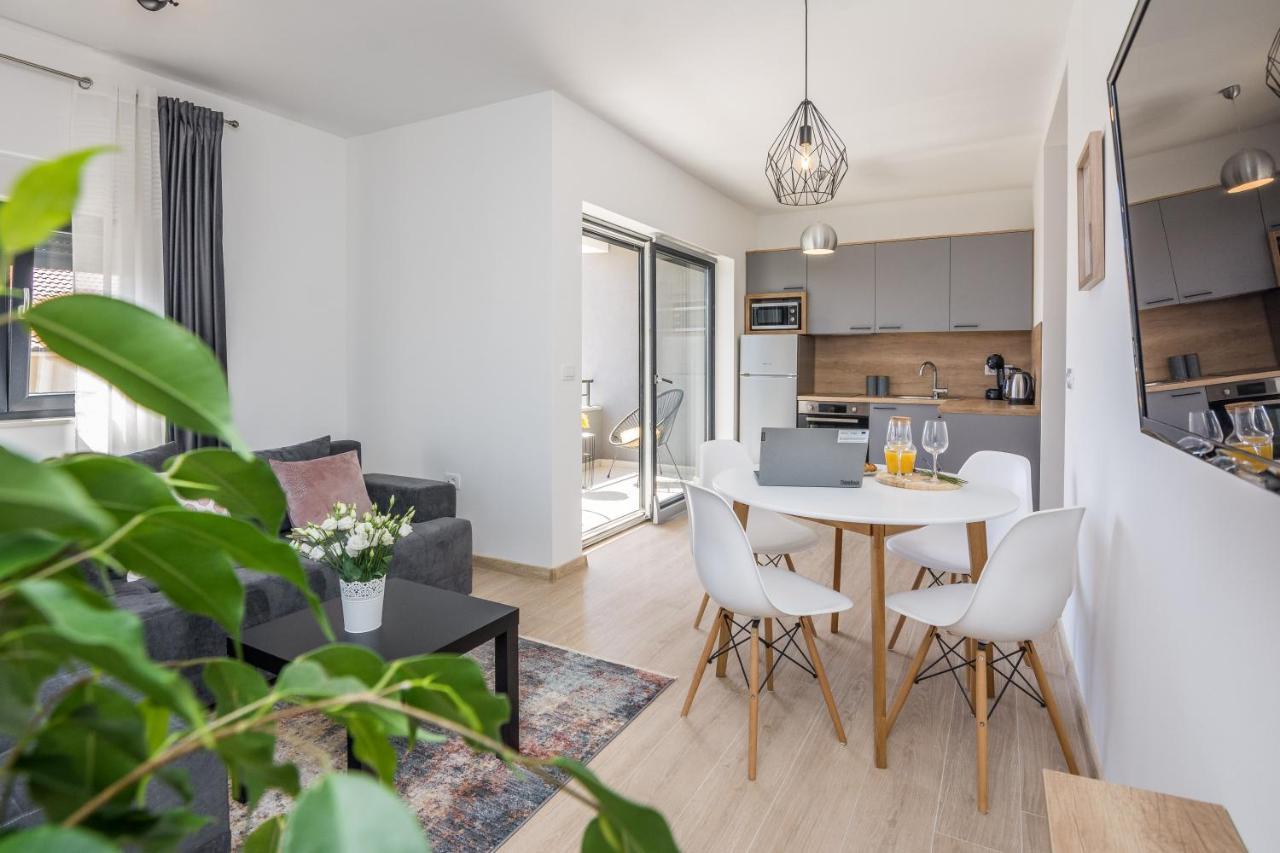 Apartments Maella Zadar Eksteriør billede