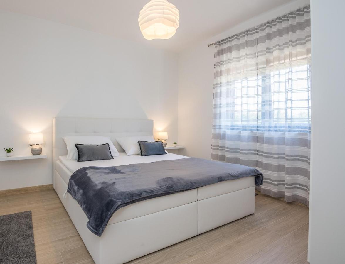 Apartments Maella Zadar Eksteriør billede